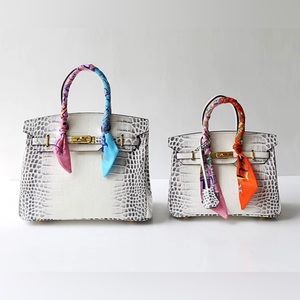 High-End Crocodile Pattern 
Bag Genuine Leather: Shoulder Crossbody Handbags